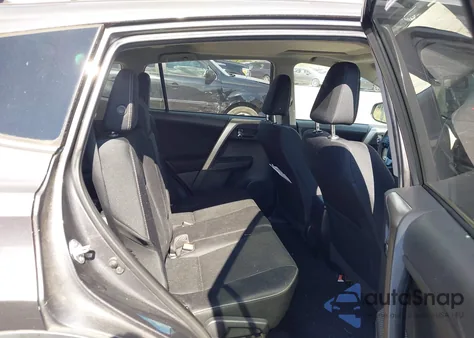 2014 Toyota Rav4 Xle z USA, uszkodzony, nr VIN 2T3RFREV5EW197510